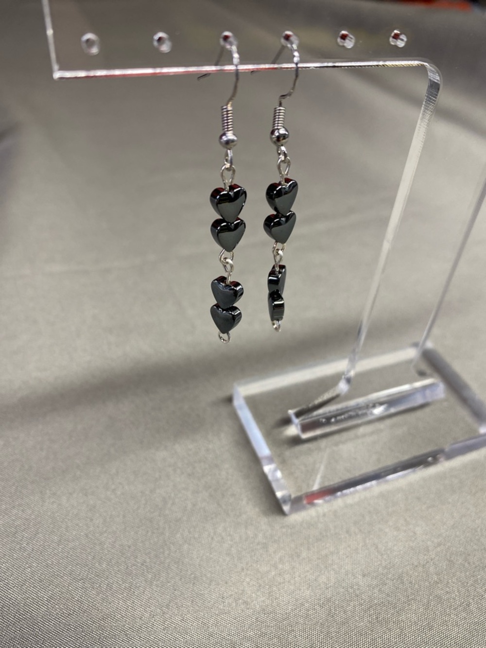 HANDMADE Black Heart Dangle Earrings - Classic Streamline